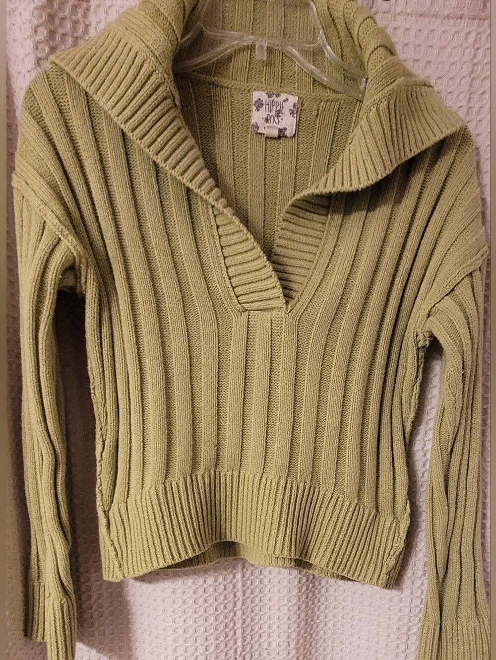 Hippe Rose Green Ribbed V-Neck Sweater, Juniors Medium